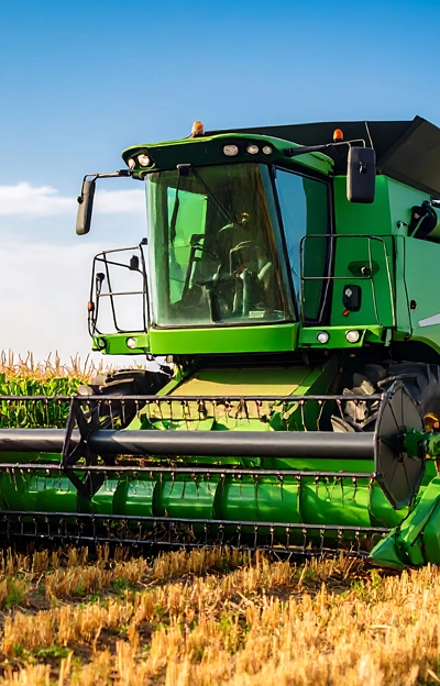 High-capacity combine harvester operations